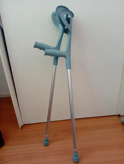 Muletas de aluminio ajustables color azul - miniatura 3