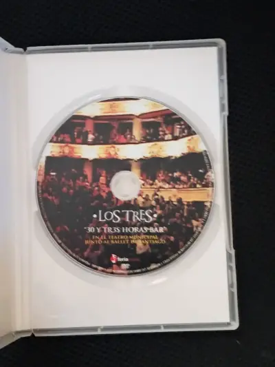 DVD Los Tres en el Teatro Municipal de Santiago - miniatura 3