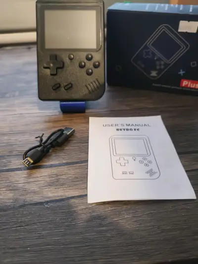 Consola retro con juegos clásicos - miniatura 3