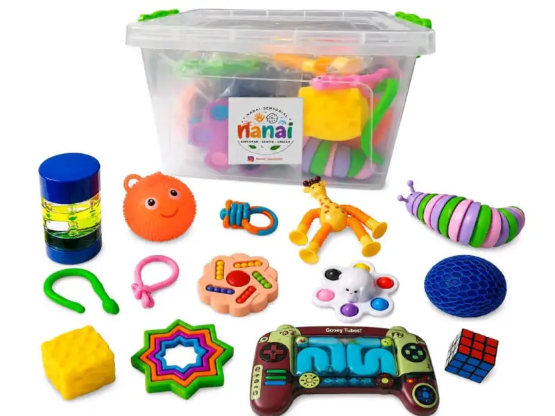 Caja sensorial para niños con juguetes educativos