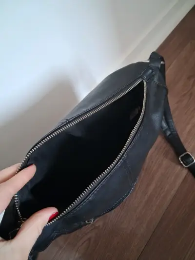 Cartera negra, marca Index. - miniatura 3