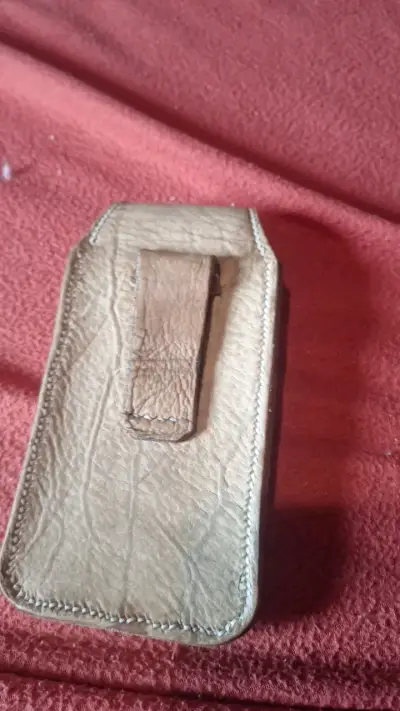 Funda de cuero para celular con clip - miniatura 2