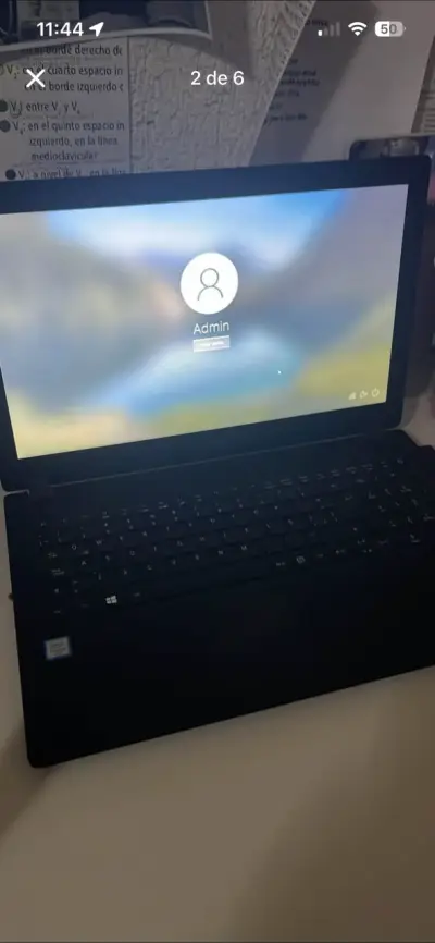Laptop Acer Aspire Intel Core i3 en buen estado - miniatura 2