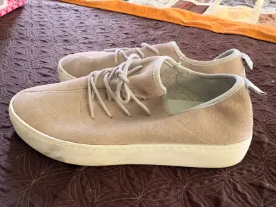 Zapatillas de gamuza beige para mujer - miniatura 2