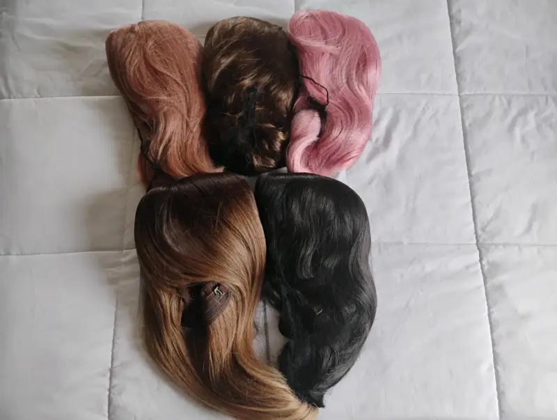 Set de pelucas de colores variados