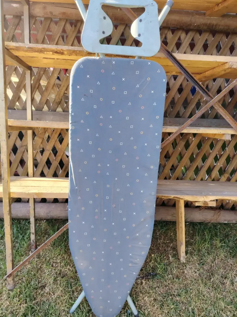 Tabla de planchar con funda estampada