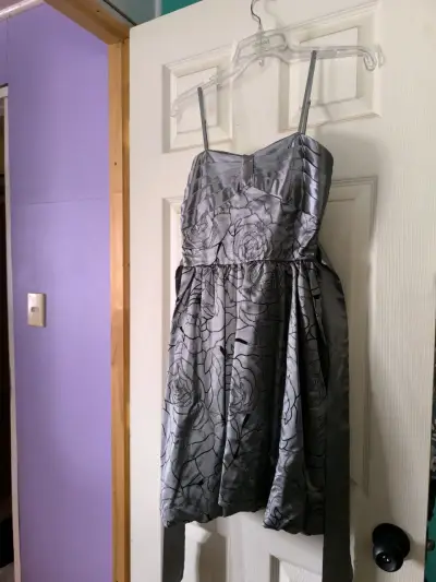 Vestido de fiesta gris con tirantes - miniatura 1