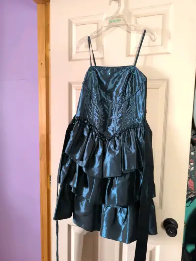 Vestido de fiesta  petróleo con volantes - miniatura 1