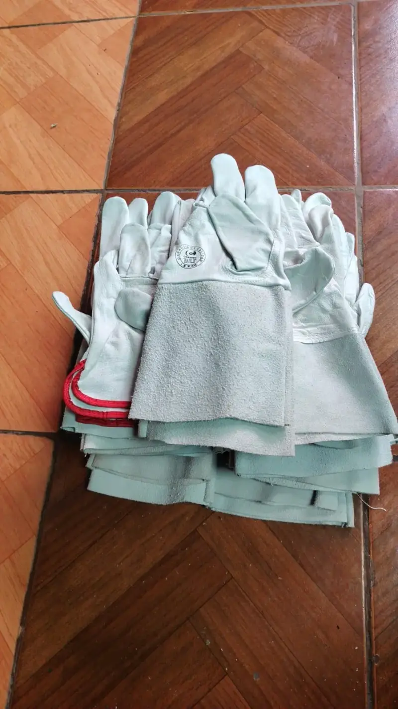 15 Pares de guantes dieléctricos