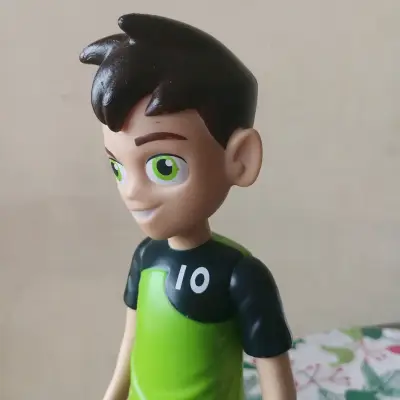 Figura de acción Ben 10 con detalles realistas - miniatura 5