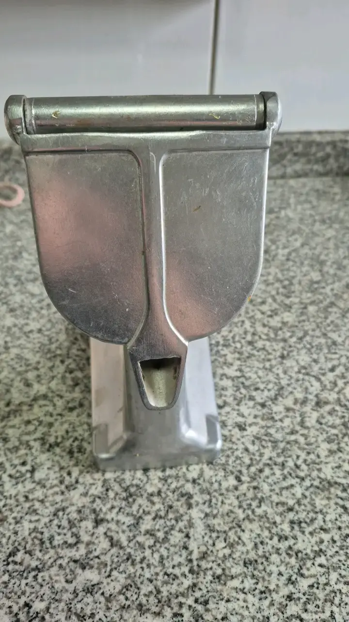 Exprimidor manual de aluminio resistente - 2