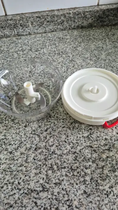 Picadora manual de alimentos con cuerda - miniatura 2