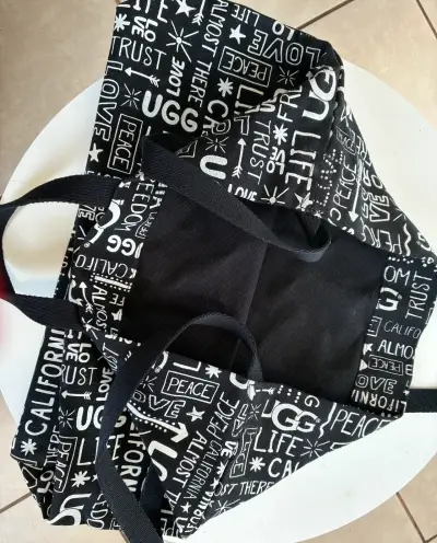 Bolso grande estampado UGG NUEVO - miniatura 3