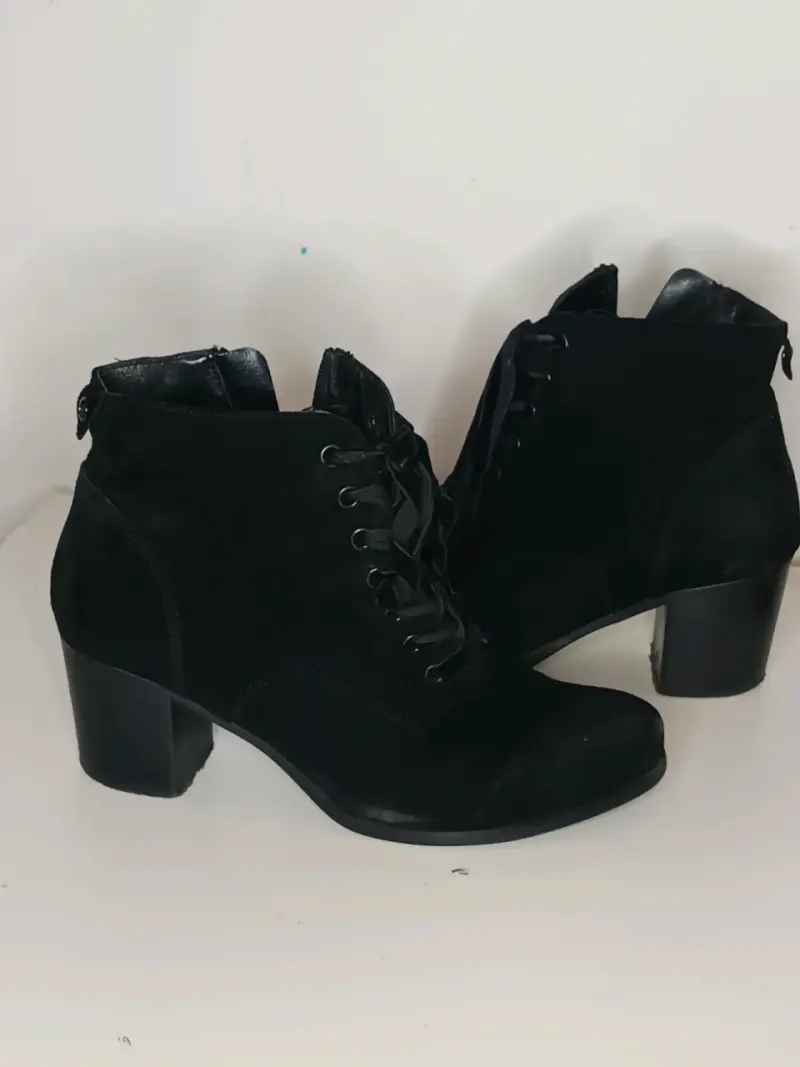 Botines de tacón alto negros para mujer