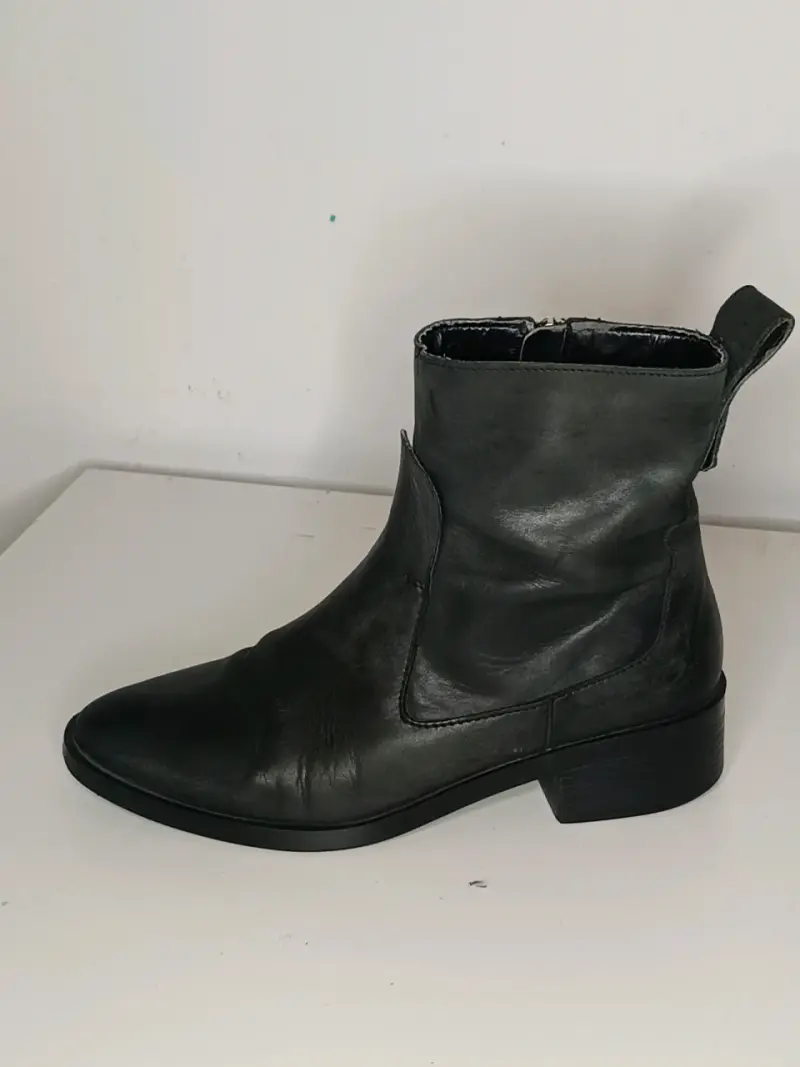 Botines Zara de cuero negro con cierre lateral - 1