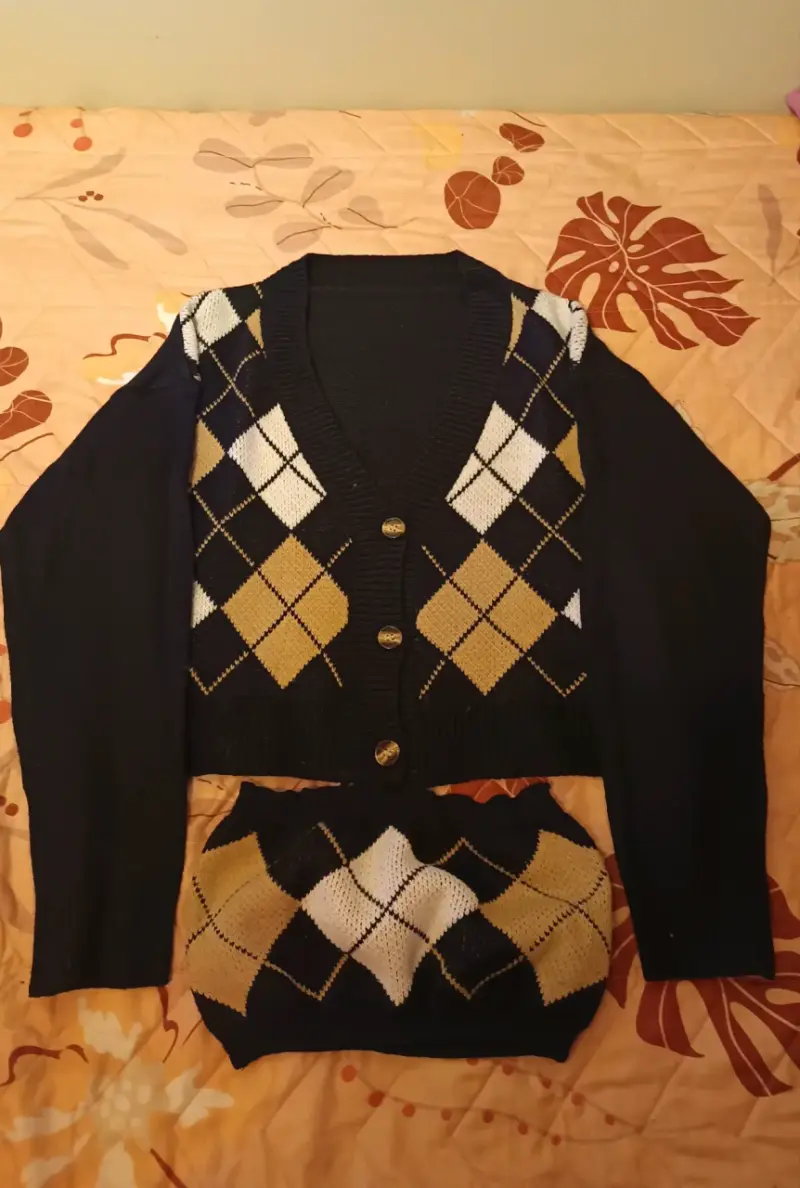 Conjunto de chaleco y falda de rombos para mujer