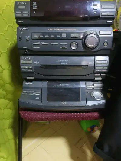 Equipo de sonido Sony con parlantes - miniatura 3