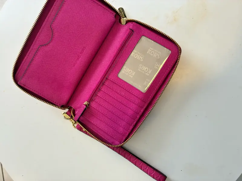 Billetera MICHAEL KORS rosado diseño de serpiente - 2