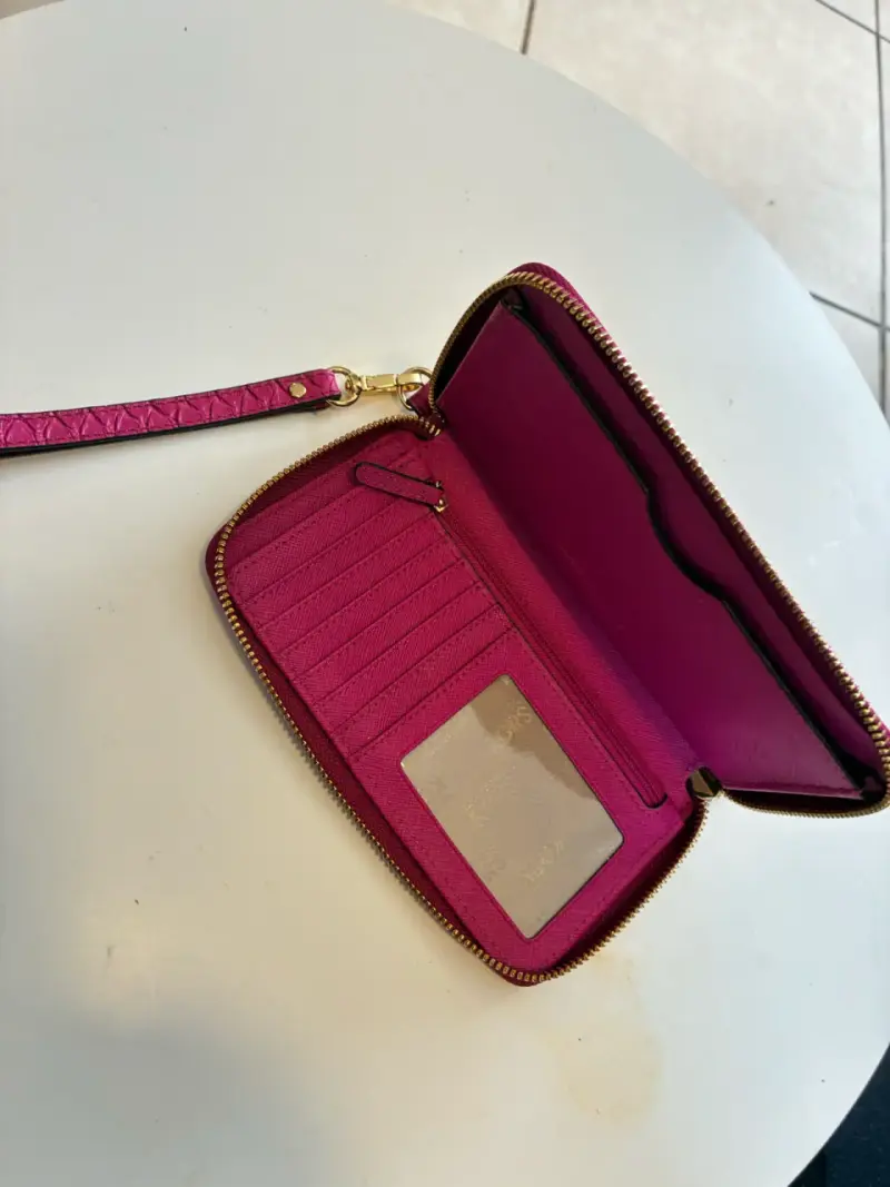 Billetera MICHAEL KORS rosado diseño de serpiente - 3