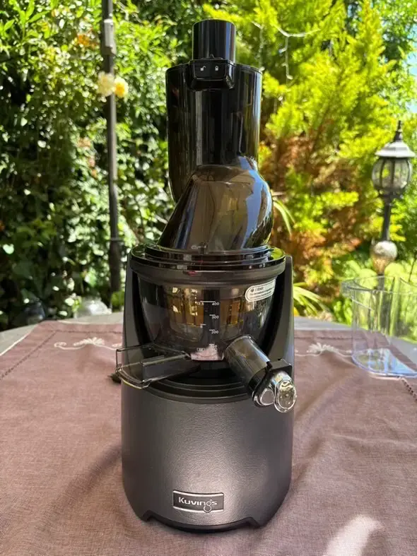 Extractor de Jugo Prensado en Frío Kuvings - 2