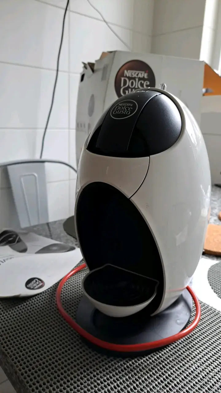 Cafetera Dolce Gusto de Nescafe. Como nueva. - 2