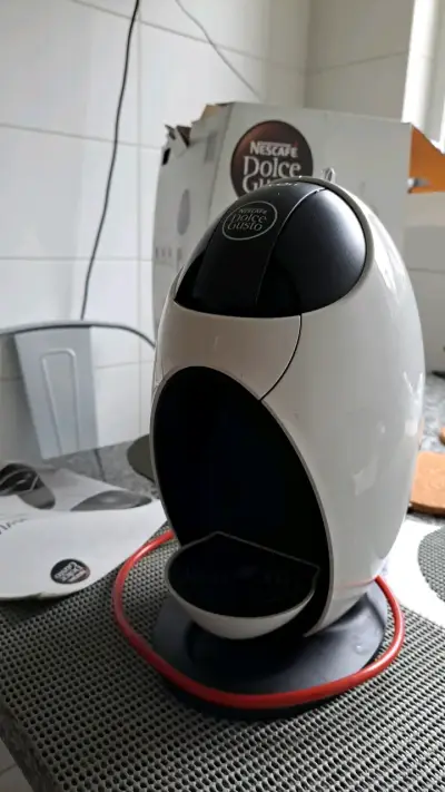 Cafetera Dolce Gusto de Nescafe. Como nueva. - miniatura 2