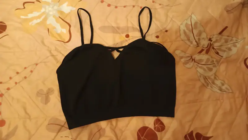 Top negro de tirantes para mujer