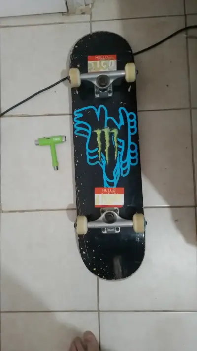 Skateboard Gangsta con diseño Monster - miniatura 1