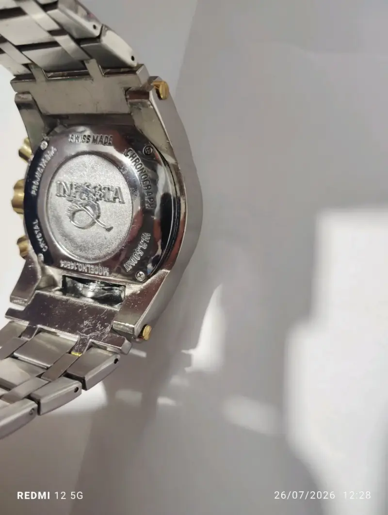 Reloj Invicta Reserve Cronógrafo Bicolor - 3