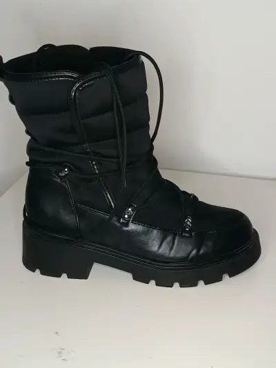 Botas negras de invierno con plataforma - miniatura 1