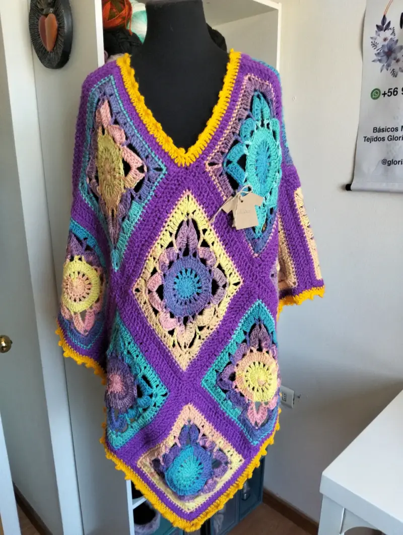 Poncho tejido a crochet multicolor artesanal - 2