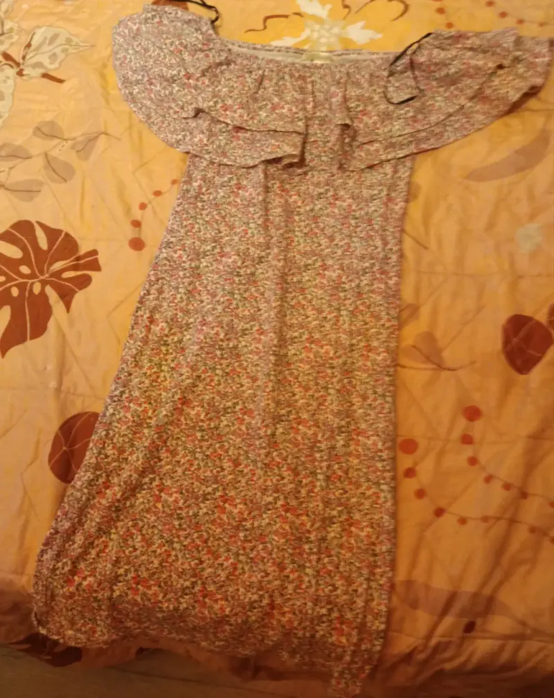 Vestido largo floral con volantes