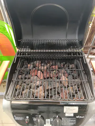 Parrilla a gas mr beef  con estantes laterales - miniatura 3