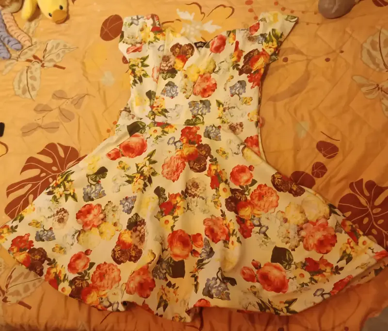 Vestido floral para mujer con diseño colorido