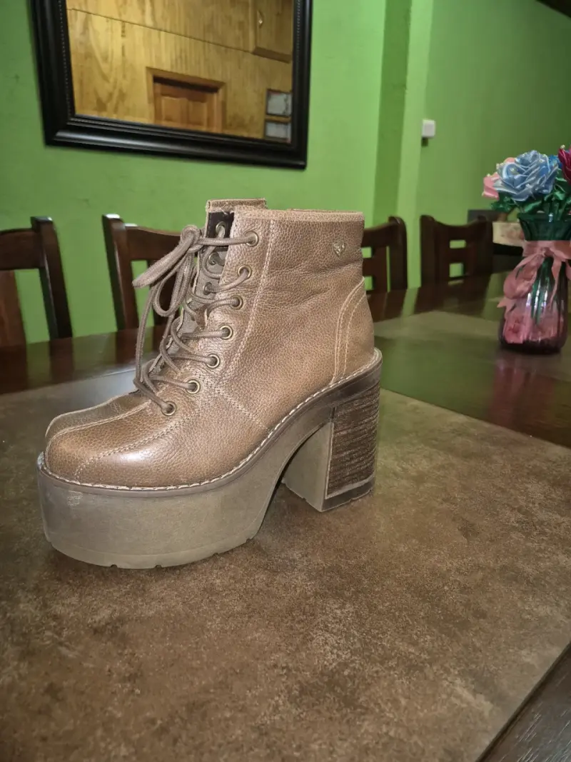 Botines de plataforma marrones con cordones - 1