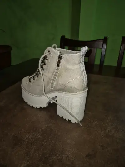Botines de plataforma beige con cordones - miniatura 2