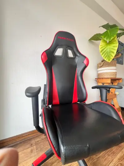 Silla gamer Momo Design Impecable 10/10 - miniatura 3