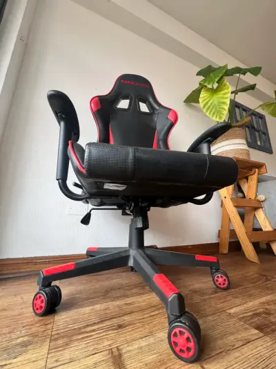 Silla gamer Momo Design Impecable 10/10 - miniatura 4