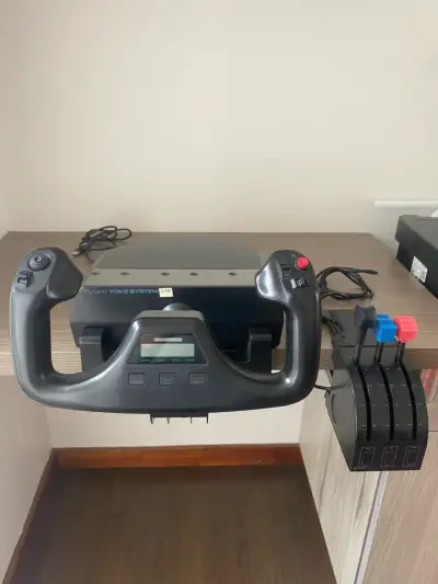 Set Logitech Flight Simulator – Yoke + Rudder Peda - miniatura 2
