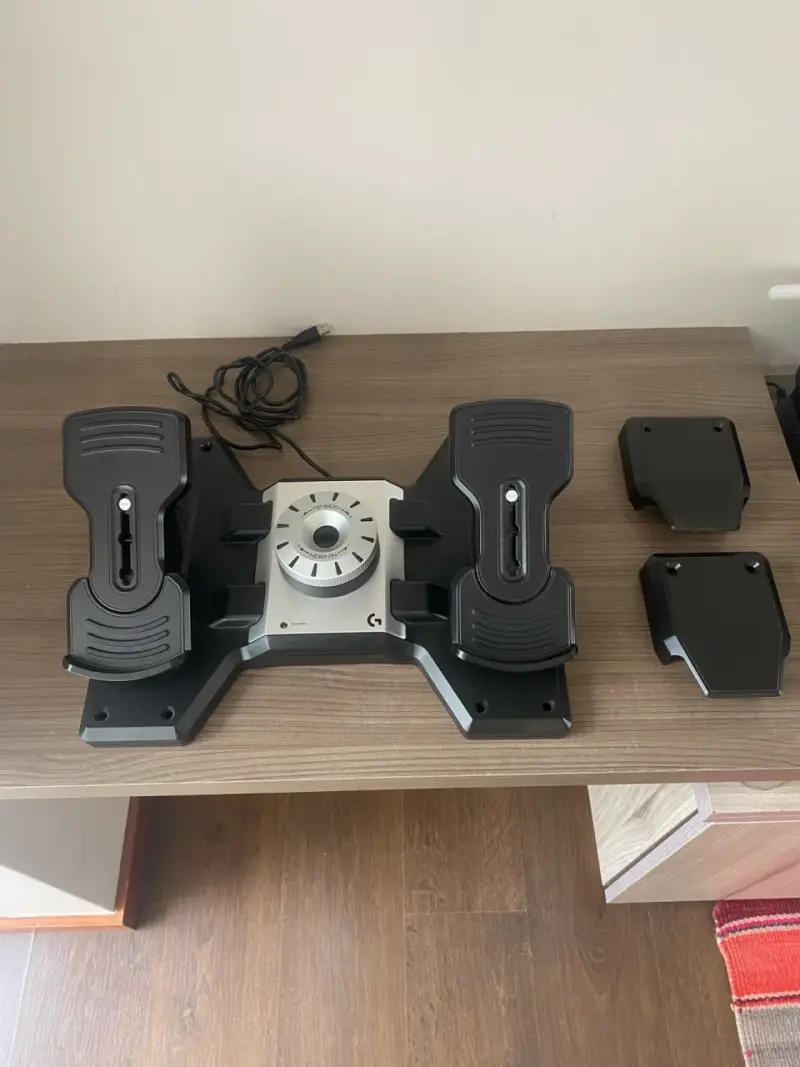 Set Logitech Flight Simulator – Yoke + Rudder Peda - 3