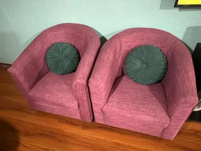 Par de sillones de color palo rosa  en buen estado - miniatura 2