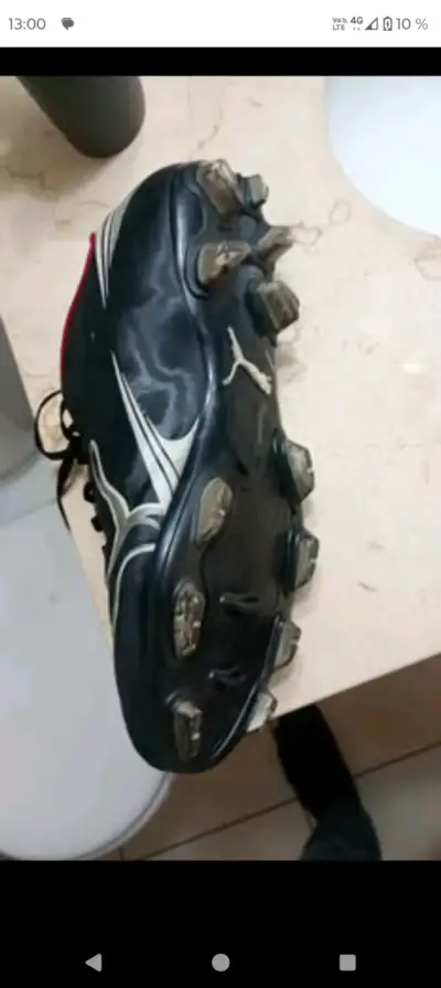 Zapatillas de fútbol Puma negras y rojas - miniatura 3