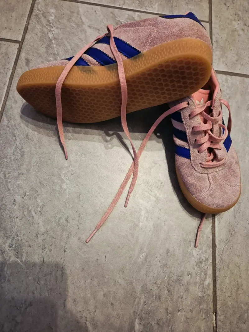 Zapatillas Adidas rosas y azules para niña 34 - 4