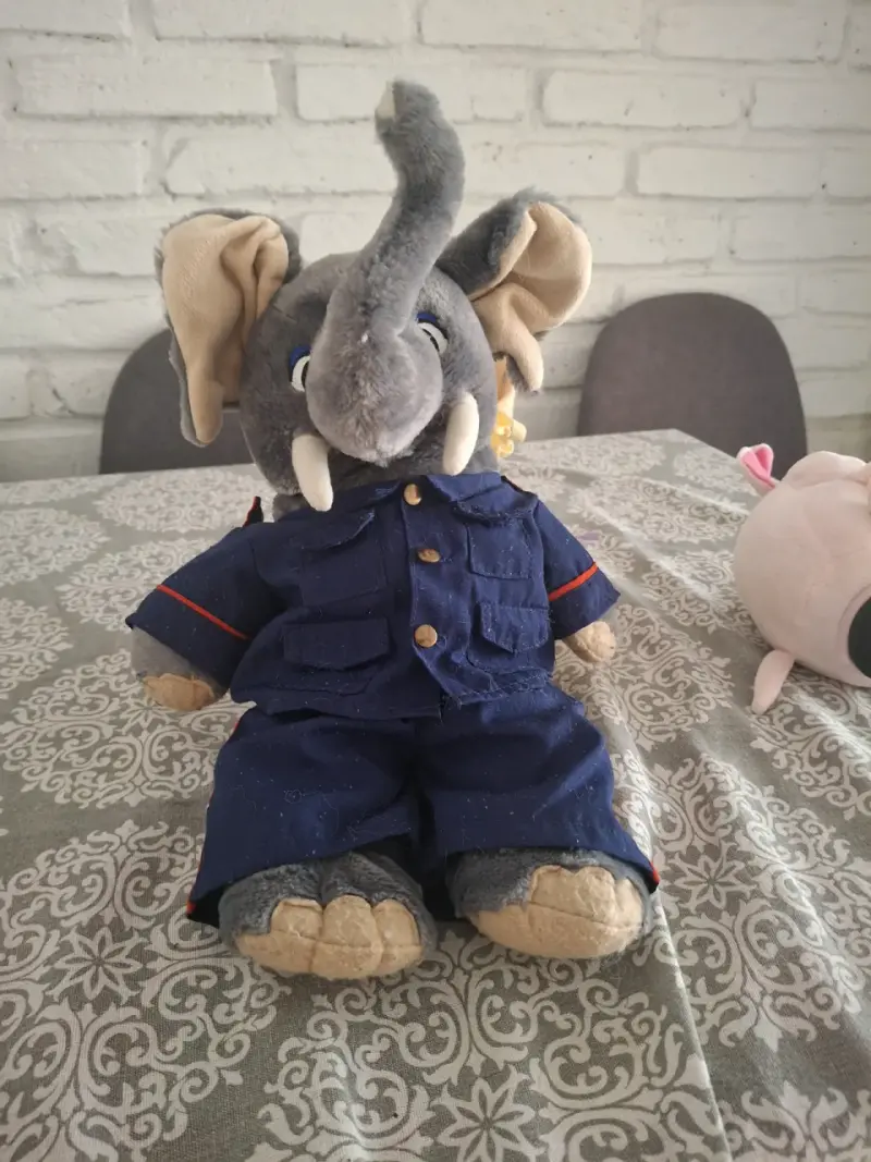 Peluche de elefante con traje azul - 1