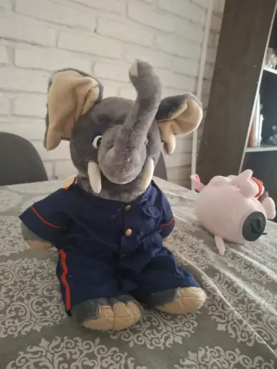 Peluche de elefante con traje azul - miniatura 3