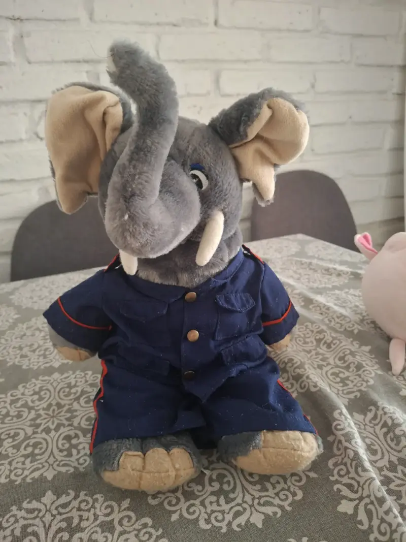 Peluche de elefante con traje azul - 4