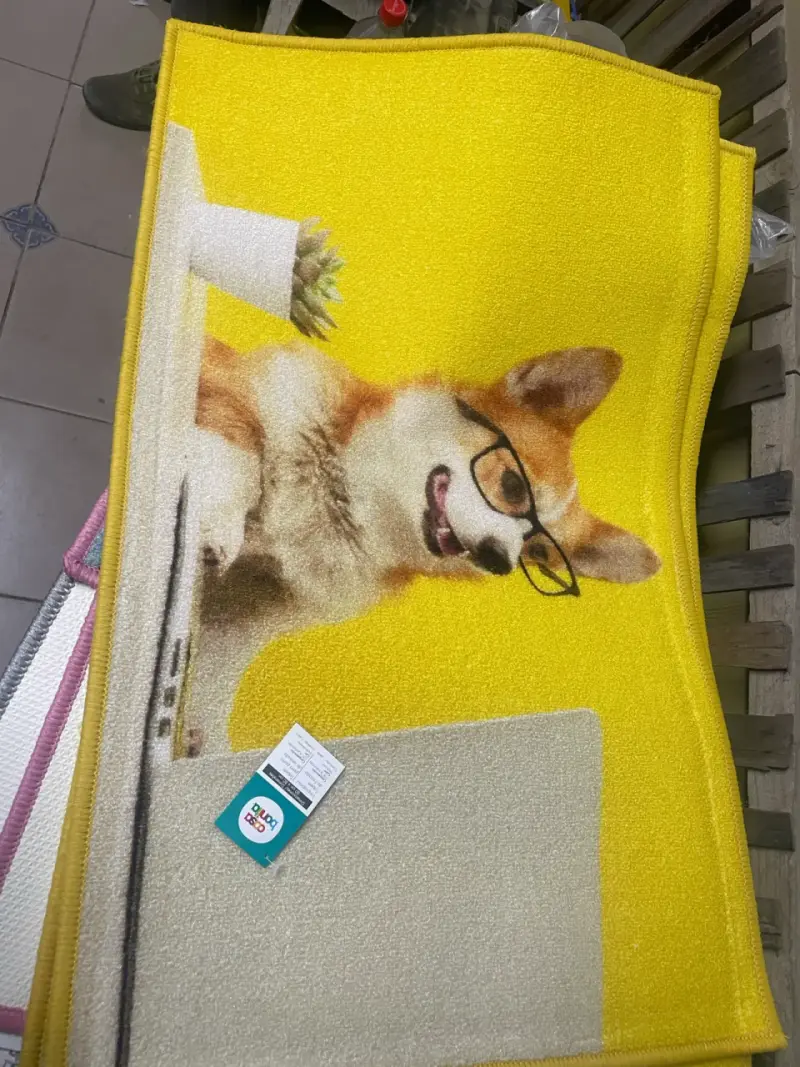 Alfombra con diseño de perro y gato - 5