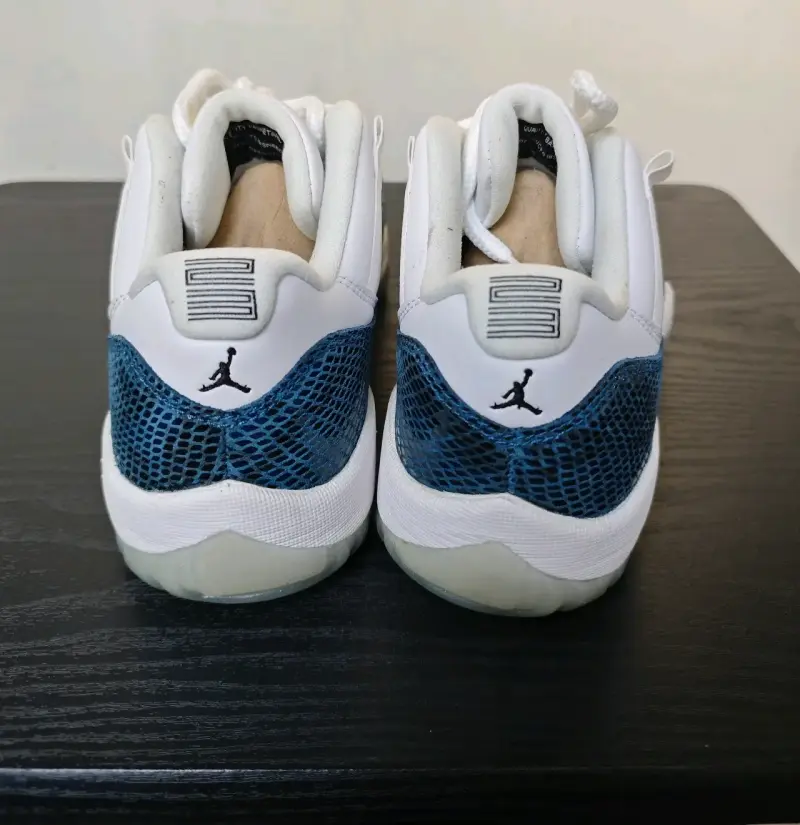 AIR JORDAN 11 LOW NAVY SNAKESKIN - 3