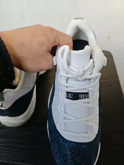 AIR JORDAN 11 LOW NAVY SNAKESKIN - miniatura 4
