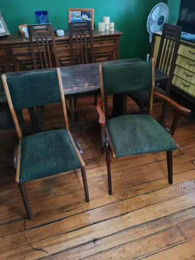 Sillas de madera vintage con tapiz verde - miniatura 2